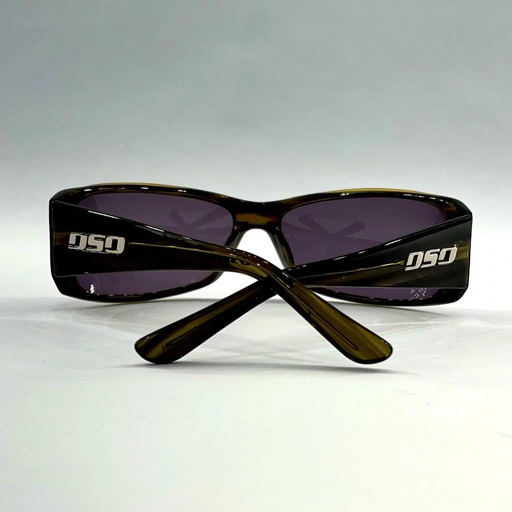 DSO Eyewear Menace Sunglasses in Shiny Black - Smoke